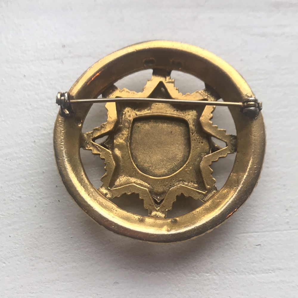 Brooch - Picture 2 of 6